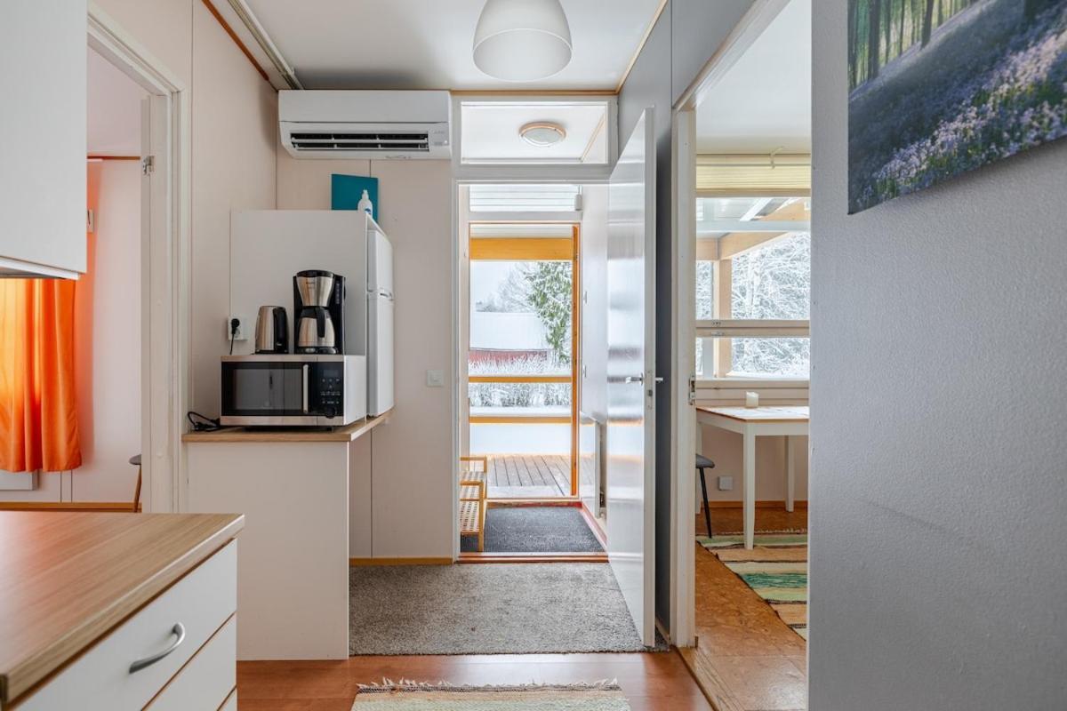Bungalow House Flat In Rekola 33M2 Вантаа Екстериор снимка